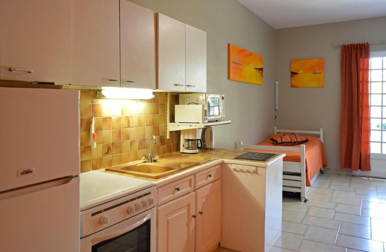 Appartements Dans Villa En Rez De Jardin Hyeres Exterior photo